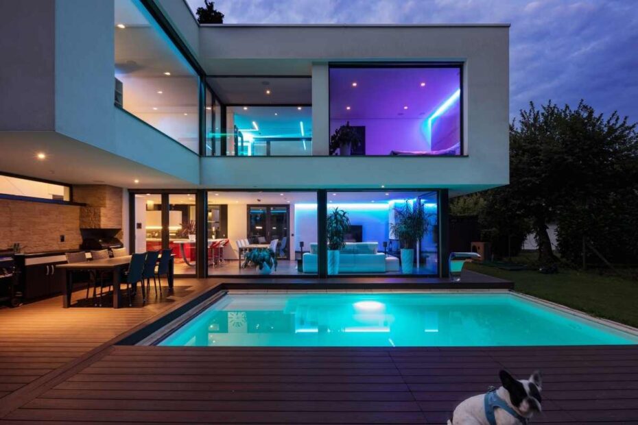 casa com piscina de led